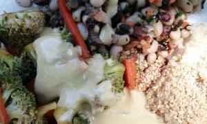 Brócolis al vapor con salsa de gomamiso 