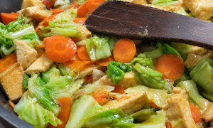 Verduras con salsa de miso blanco y kuzu